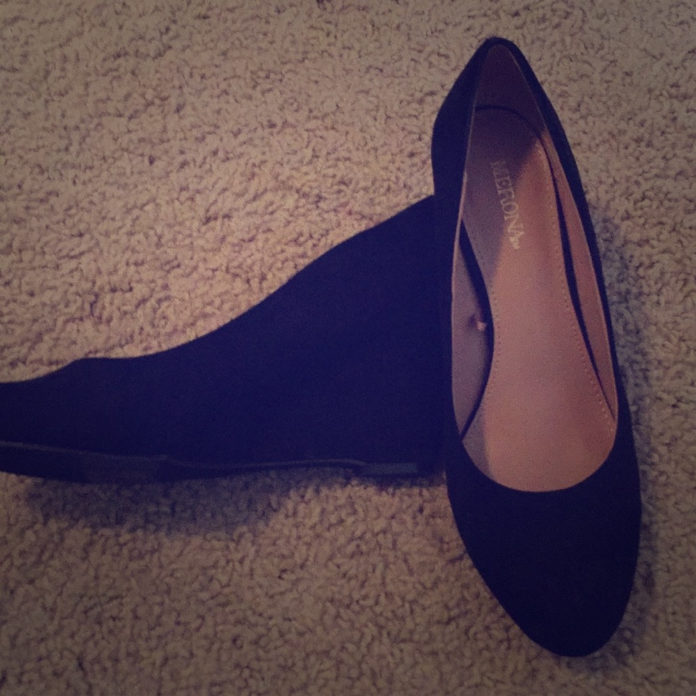 Business casual wedges